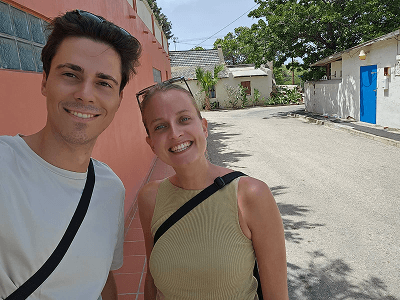 Citygame Oranjestad picture of couple during the tour